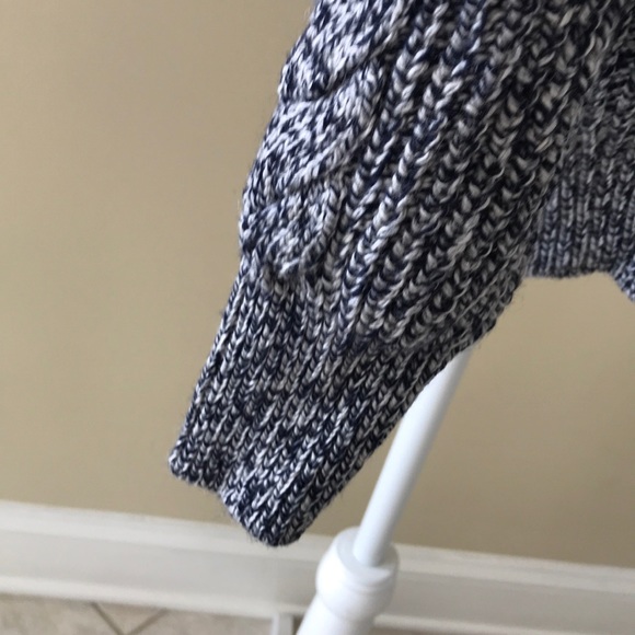Lint Xin Sweater Sz OS Cable Grey Blk Hea. NWT - Picture 8 of 9